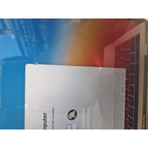 MacBook Pro 13" Touchbar 2017 i5 2.3 Ghz Ram 8Gb SSD 512Gb Argento Macchiolina su schermo - Ricondizionato
