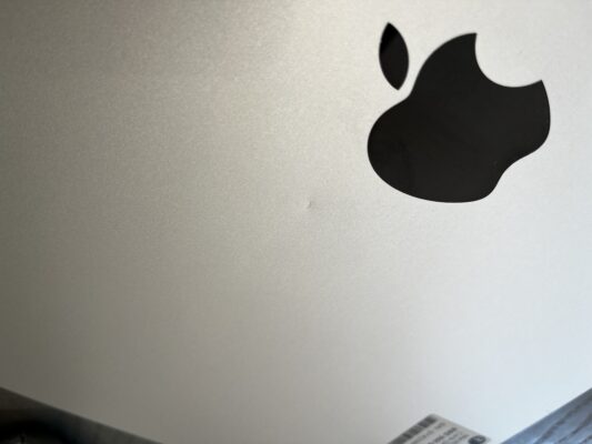 MacBook grado A- dettaglio estetico
